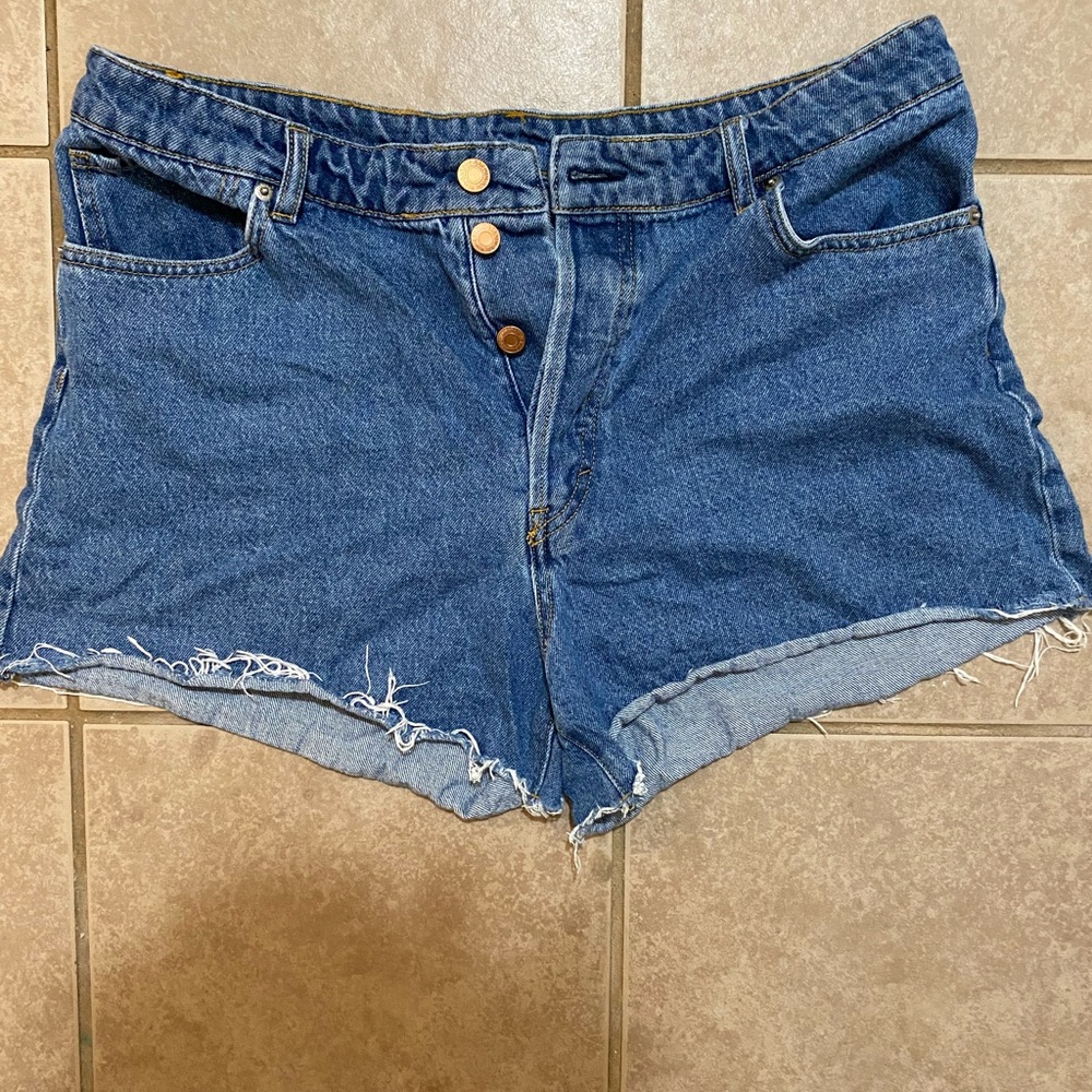 H&M cut off Jean shorts